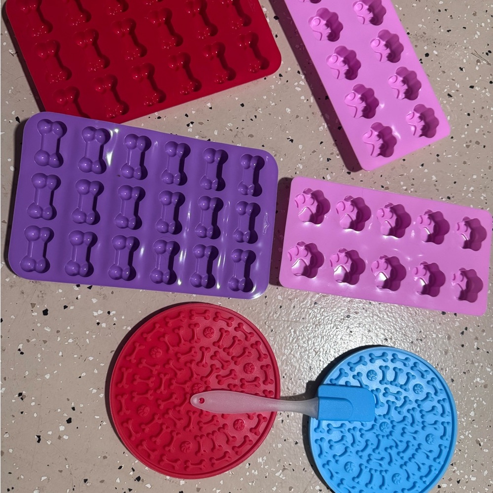 Colorful Silicone Baking Molds Set fit Dogs